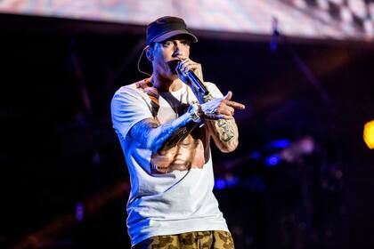 Eminem se ha referido en varias ocasiones sobre el contexto político de Estados Unidos en su música