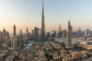 Los controvertidos jeques que transformaron a Emiratos Árabes en un poder global