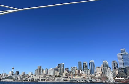 Emma consiguió un departamento con vista all océano