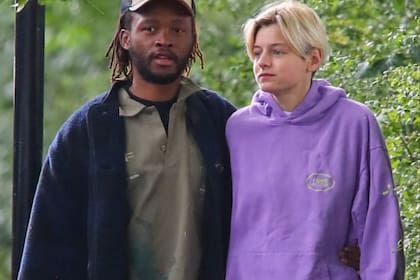 Emma Corrin e Ibby Njoya