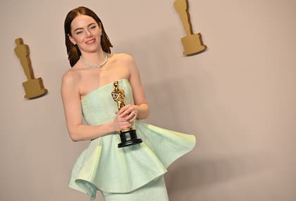 Emma Stone recibió el Oscar a Mejor Actriz