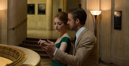 Emma Stone y Ryan Gosling se enamoran y celebran el amor en la pantalla