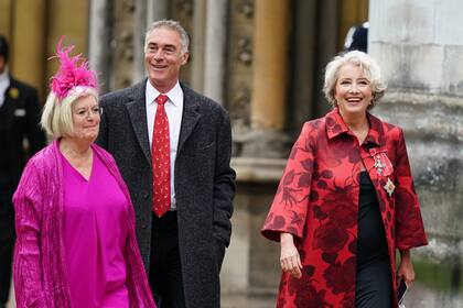 Emma Thompson, a pura sonrisa, eligió un outfit de la diseñadora Emilia Wickstead.
