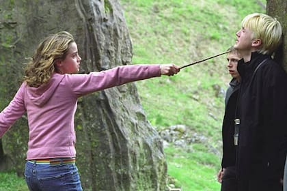 Emma Watson y Tom Felton en un ensayo para una escena de Harry Potter y el prisionero de Azkaban, del año 2004