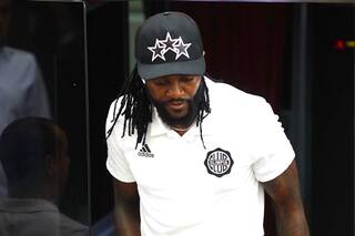 “Yo no dono”: la respuesta de Adebayor al ser comparado con otras figuras