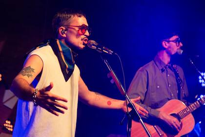 Emmanuel Horvillieur, ex participante de Illya Kuryaki, cantó sus hits en un evento íntimo a pocos días de llenar el Estadio Obras.