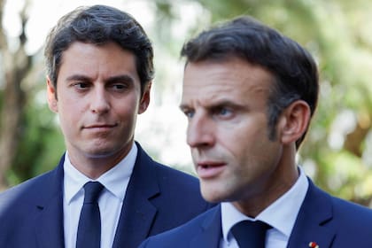 Emmanuel Macron y su flamante primer ministro, Gabriel Attal 