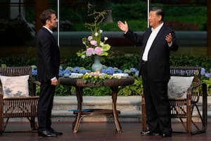 Acusado de “patético” y “traidor”: Macron, bajo fuego de sus aliados tras su visita a China