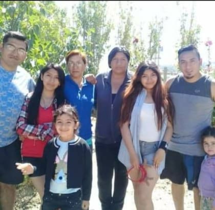 Emmanuel Vilte junto a su familia