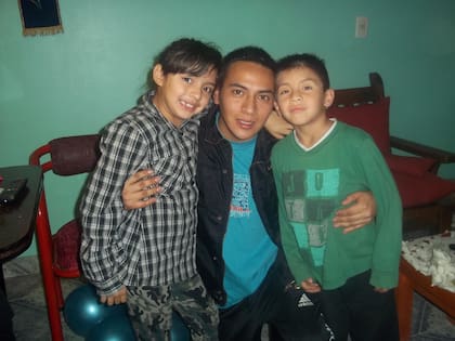 Emmanuel Vilte junto a su hija