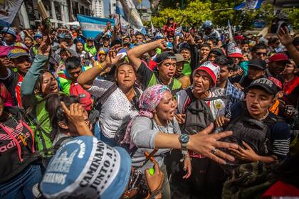 Más de 22 mil peregrinos arribaron a la ciudad de Salta, en bicicleta, a caballo y a pie, y para hoy se espera la llegada de cerca de 50 mil feligreses más