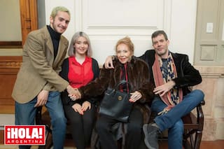 Así poso por última vez junto a su familia en 2019 y habló en exclusiva con ¡HOLA! Argentina