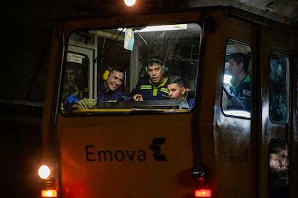 Emova indicó que la red de Subtes de la Ciudad funciona las 24 horas del día, los 365 días del año