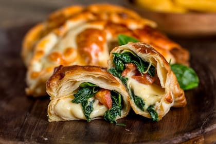 Empanada de caprese