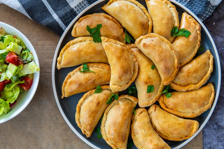 Traditional,Latin,American,Baked,Beef,Empanadas,On,A,Plate,With
