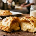 Sin azúcar ni grasa: cómo hacer las empanadas de banana y queso que se volvieron virales