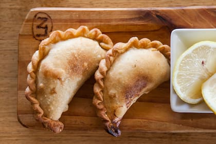 Empanadas de carne tucumanas, un signo inconfundible de la provincia