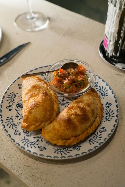 Empanadas fritas en Brazza, Madrid