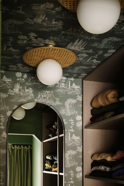 Empapelado (Tienda Wallpaper). Apliques (DIMM Iluminación).