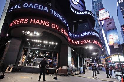 "Empezamos a recibir notificaciones tan pronto como ocurren estos desastres", dice un sociólogo. "Hay una falsa sensación de estar involucrados, que no existía hace 150 años."