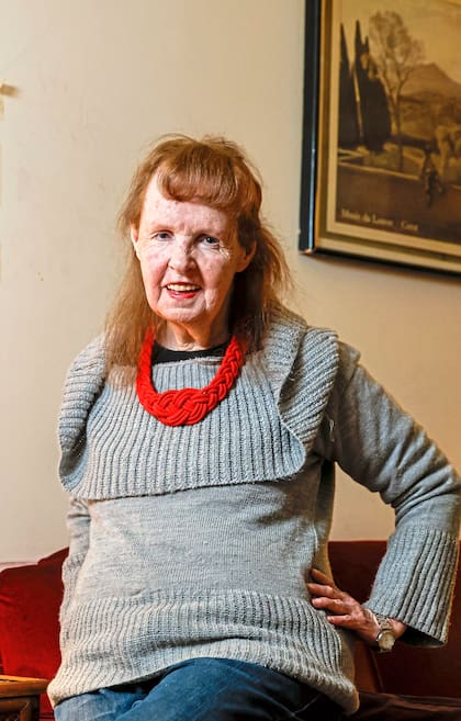 Empezó a los 66 a hacer stand-up y cuenta que pasó mucho tiempo hasta que ciertos comediantes "dejaran de bardearla" por su edad