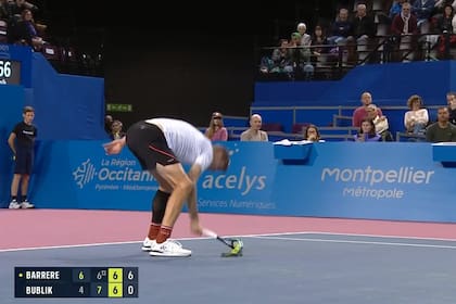 Empieza el descalabro de Bublik: rompió tres raquetas seguidas