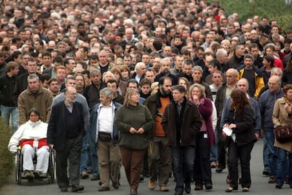 Empleados de France Télécom marchando en Lannion después del suicidio de un colega en 2009