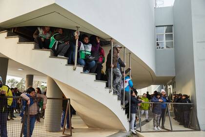 Empleados estatales en paro. Los hospitales funcionan solo para emergencias