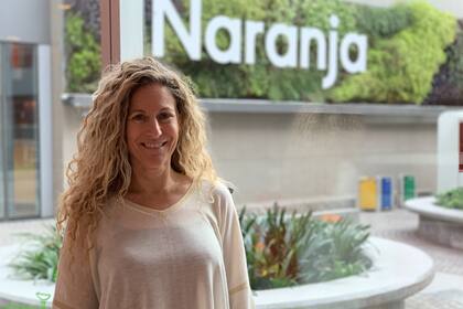 Silvana Jachevasky (Naranja)