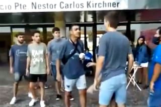 Qué hay detrás de una pelea a las piñas en la Facultad de Periodismo de La Plata