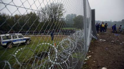 En 10 meses ya pasaron por Hungría más de 370.000 inmigrantes que escapan de la guerra y el hambre en Medio Oriente