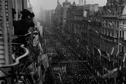 En 1910, en la ciudad de Buenos Aires se pagó un sueldo extra que se llamó “Aguinaldo del Centenario”