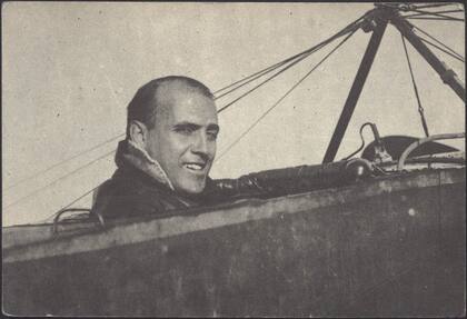 En 1914, Newbery quería ser el primero en atravesar la Cordillera de los Andes. Fue un pionero de la aviación argentina.