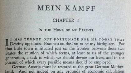 En 1936 los nazis le pidieron a James Murphy que trabajara en una traducción de la versión completa de "Mein Kampf".