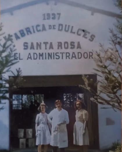En 1937, la fábrica de dulces de Doña Rosa se llamaba "El Administrador", en 1950, cambió su nombre por "Chimbote"
