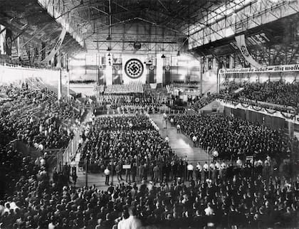 En 1938, la Asociación Austro-Germana celebró la anexión de Austria a la Alemania nazi con un acto en el Luna Park