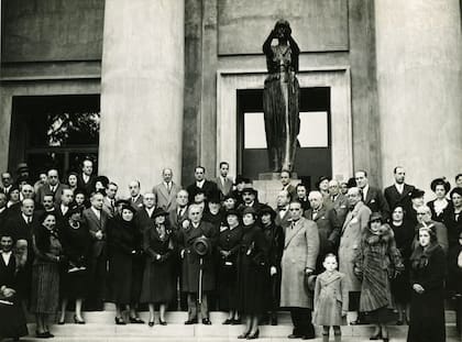 En 1938 la obra estuvo lista y fue presentada en el Museo Nacional de Bellas Artes. 