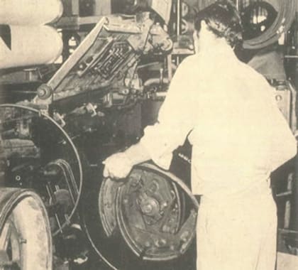 En 1945, FATE empieza la producción en pequeña escala de neumáticos y cámaras para automóviles y camiones.