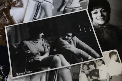 En 1961, Pochi Ducasse fue protagonista de Soledad para cuatro, la primera obra de Ricardo Halac que fue un gran éxito, donde actuó junto a Agustín Alezzo (foto), Pepe Novoa, Flora Steinberg y Elsa Berenguer