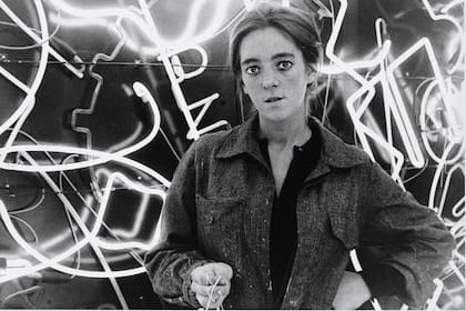En 1965, para la presentación de la performance de La Menesunda, Marta llevó un overall que el sastre de su abuelo Salvador realizó en paño rígido.