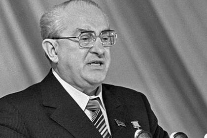 En 1970, siendo jefe de la KGB, el futuro secretario general del Partido Comunista de la URSS Yuri Andropov recomendó la quema de los restos de Hitler.