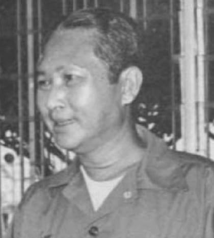 En 1970, un golpe de estado llevó a Lon Nol a tomar el control de Camboya e instituir una administración de derecha y pro-EE.UU.