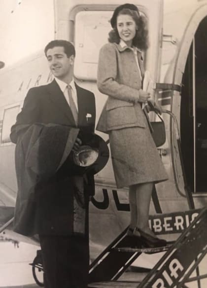 En 1972 Cayetana se casó con Luis Martínez de Irujo, padre de sus seis hijos