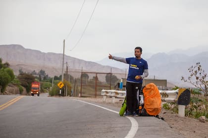 En 1974 se ordenó la creación de una credencial “para todos aquellos que, con fines turísticos, soliciten la colaboración de terceros para desplazarse dentro del territorio del país con los elementos necesarios para acampar”