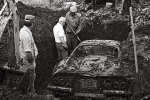 Tesoro bajo tierra: la historia de la Ferrari enterrada en el jardín de una casa