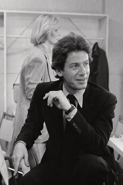 En 1979, antes de un desfile, posando para People.