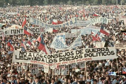 En 1983 ocurrieron las primeras protestas masivas contra el régimen de Pinochet en Chile