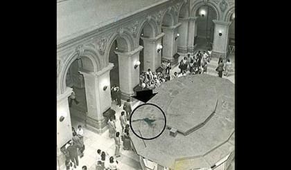 En 1985 Alejandro Puccio saltó al vacío en los Tribunales