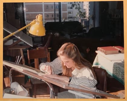 En 1988, Marina haciendo un trabajo para la facultad
