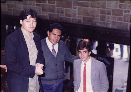 En 1989, durante un congreso en Mar del Plata, Buenos Aires, en la iglesia del pastor Olier, los de la foto asistieron como periodistas